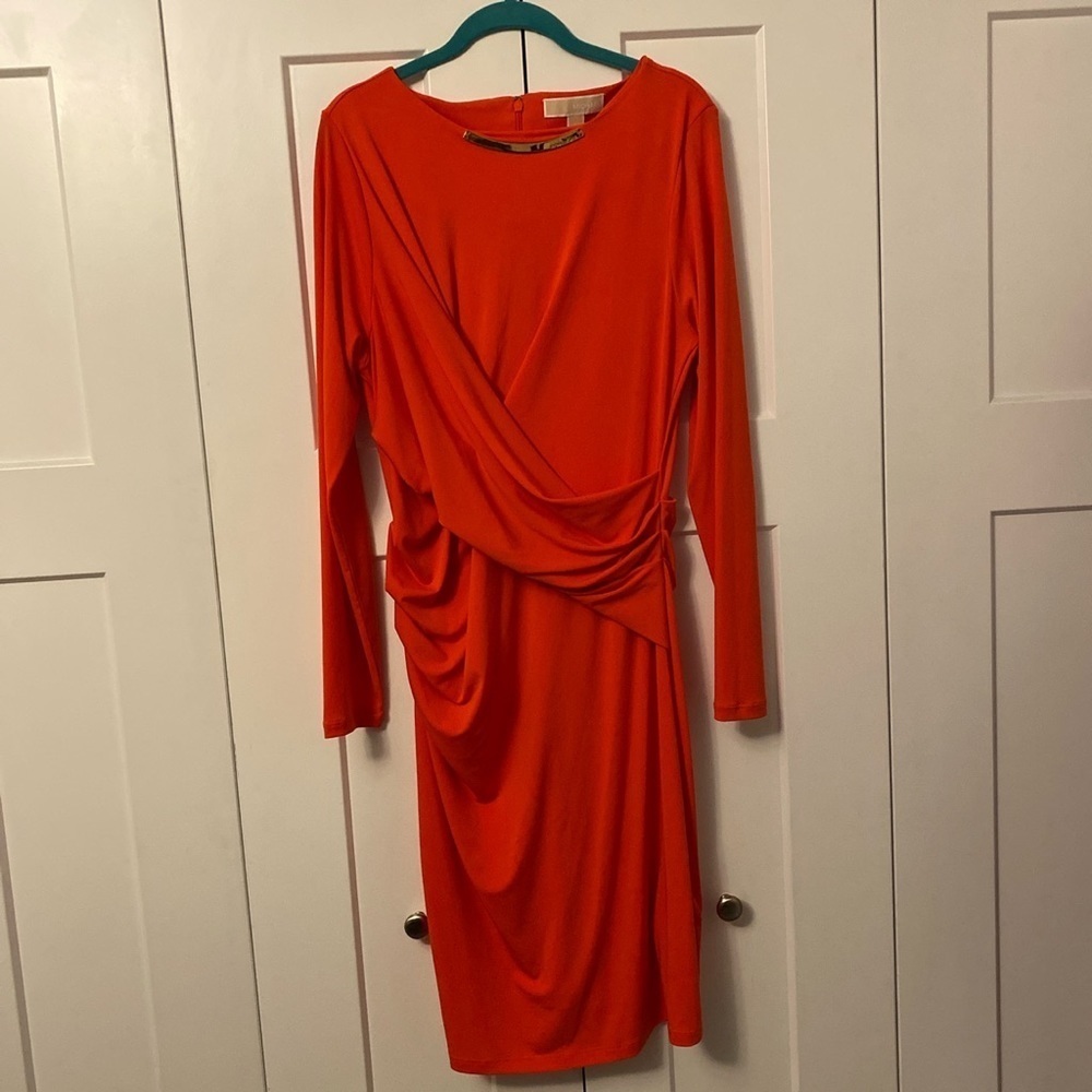Michael Kors ruched orange body con dress size LG.